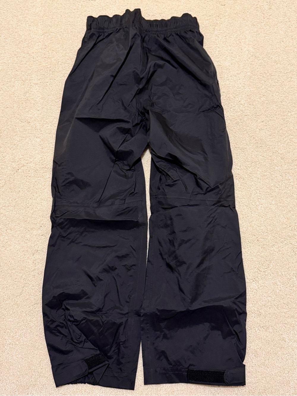 REI Kids Black Waterproof rain pants with Reflective Trim - Picture 3 of 3